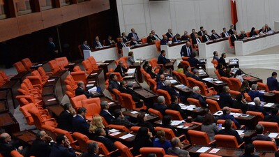 2295 kez el kaldırdılar!