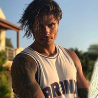 'Aşk olursa el ele çıkarız'