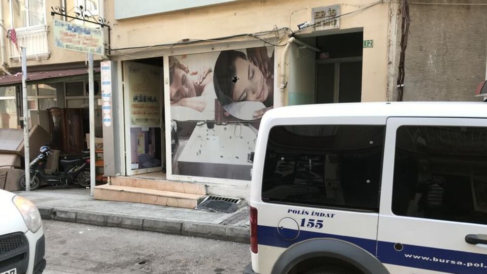 Güzellik merkezine pompalı tüfekle saldırı