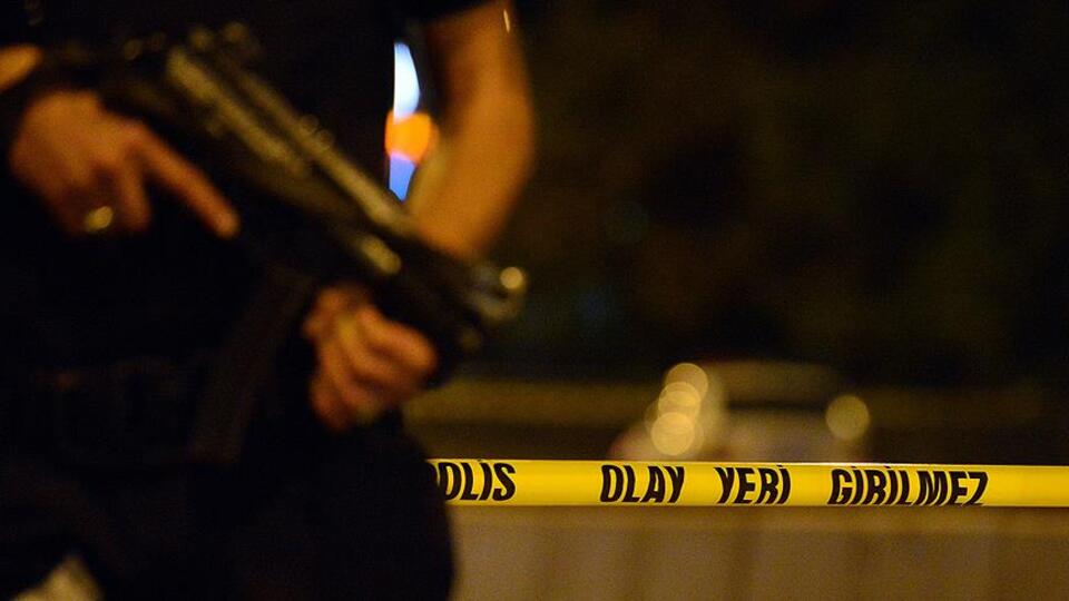 Adana'da polis karakolunun yakınında patlama