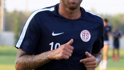 Menez ayrılmak istiyor