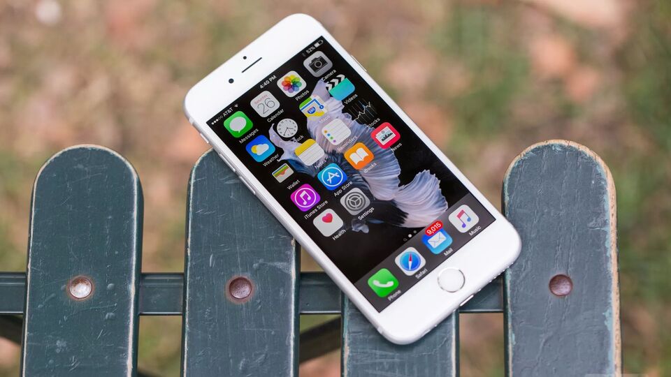 iPhone'ları yavaşlatan Apple özür diledi, fiyat indirdi