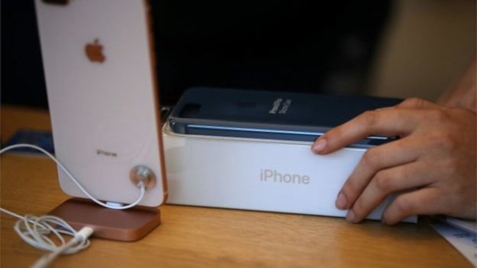 Apple'dan kasten yavaşlatılan iPhone'lar için özür