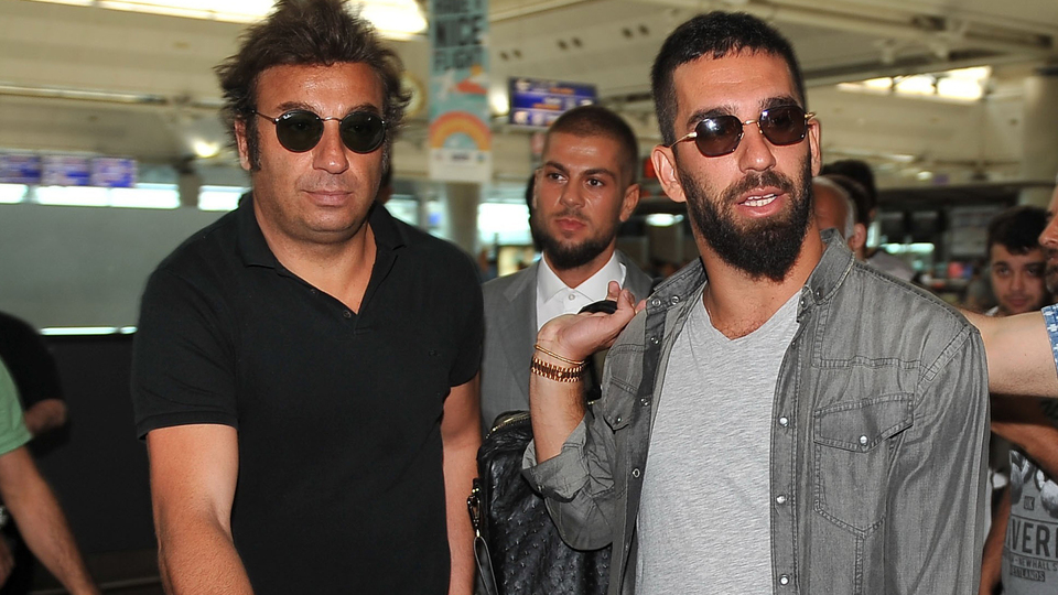 Ünlü menajer boşanıyor! Nedeni ise...