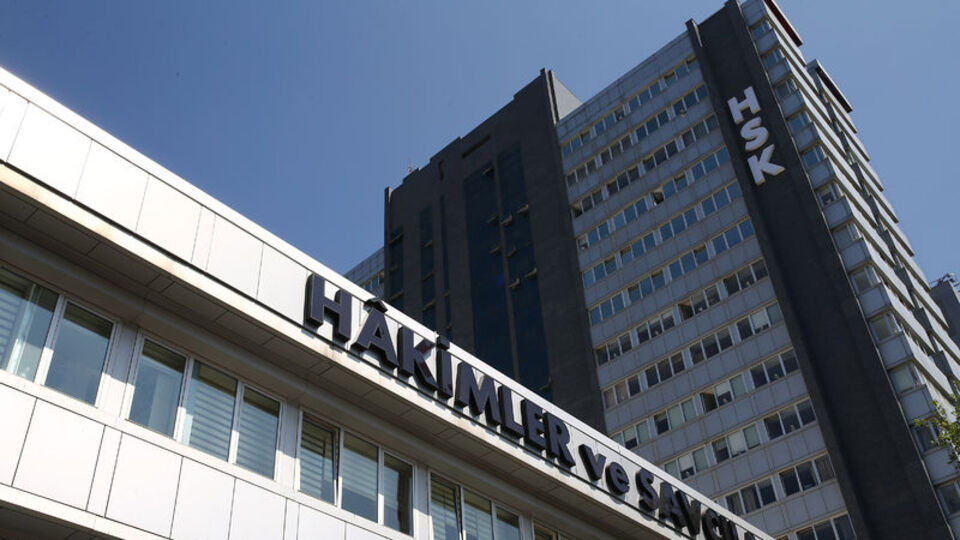 Bylock tuzağı mağduru 7 hakime HSK'dan iade-i itibar