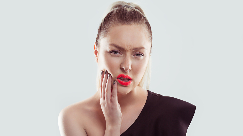 Dişinizde hassasiyet varsa sebebi bu olabilir!