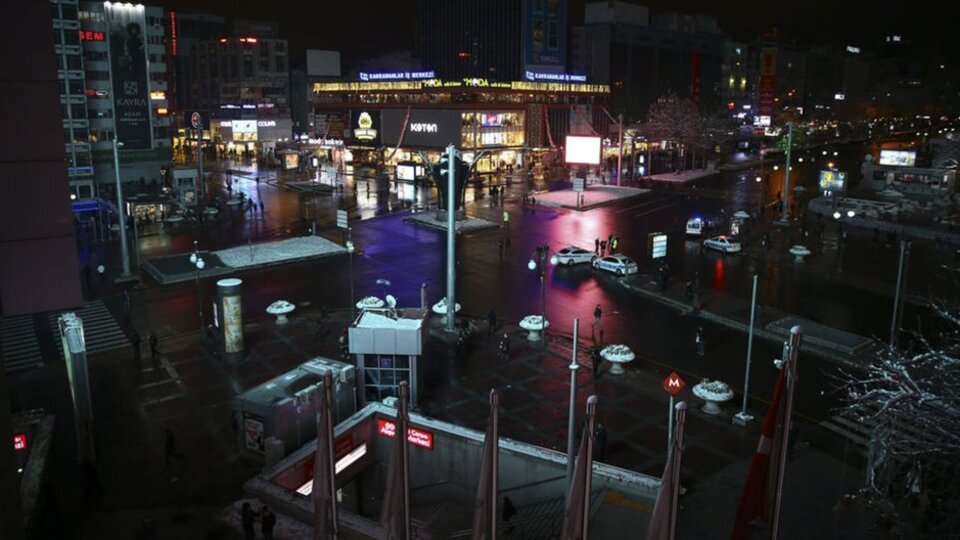 Ankara'da Kızılay Meydanı trafiğe kapatıldı