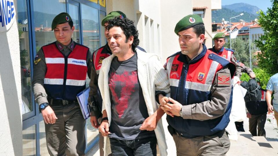 Ünlü oyuncuya hapis cezası!