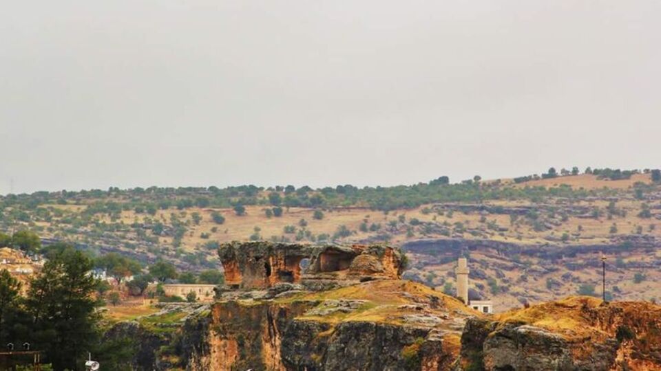 Tarihi Asur Kalesi ve Kral Mezarları'na "nostaljik" dokunuş