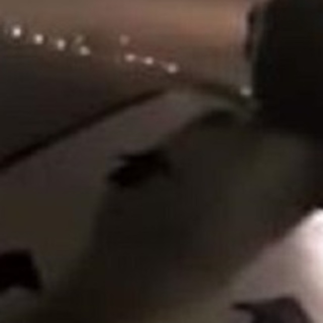 Uçak kalkmayınca kanadına oturdu! O anlar saniye saniye kaydedildi