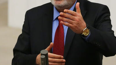 Elitaş'tan Gül yorumu: "Ailenin üyesiysen ortalıkta konuşmayacaksın"