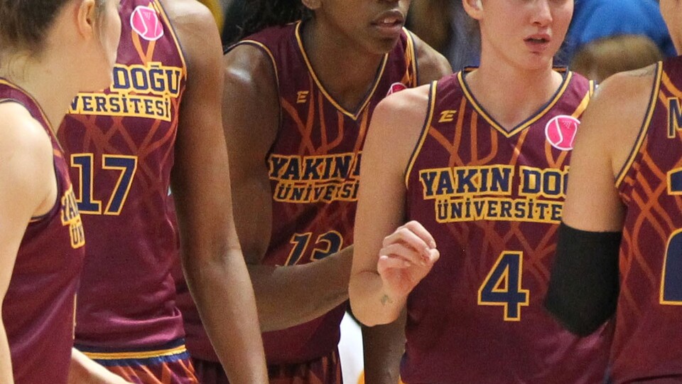 Yakın Doğu Üniversitesi kıl payı kaybetti