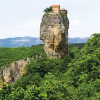 Dünyanın en ilginç adasına akın ediyorlar!