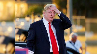 Kelliğe karşı kafa derisini aldırmış!