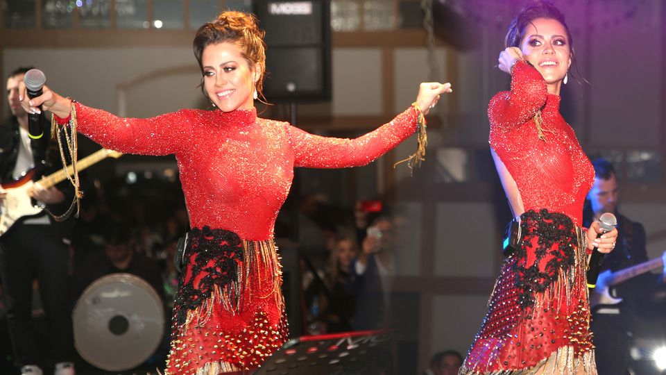 Kıyafetini kendi tasarladı