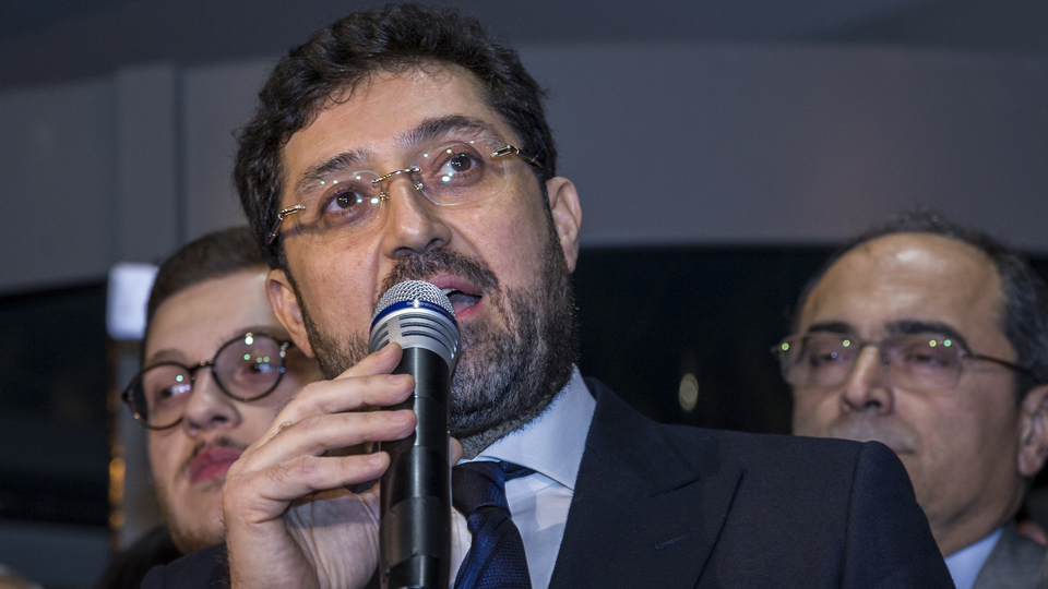 Murat Hazinedar kimdir?