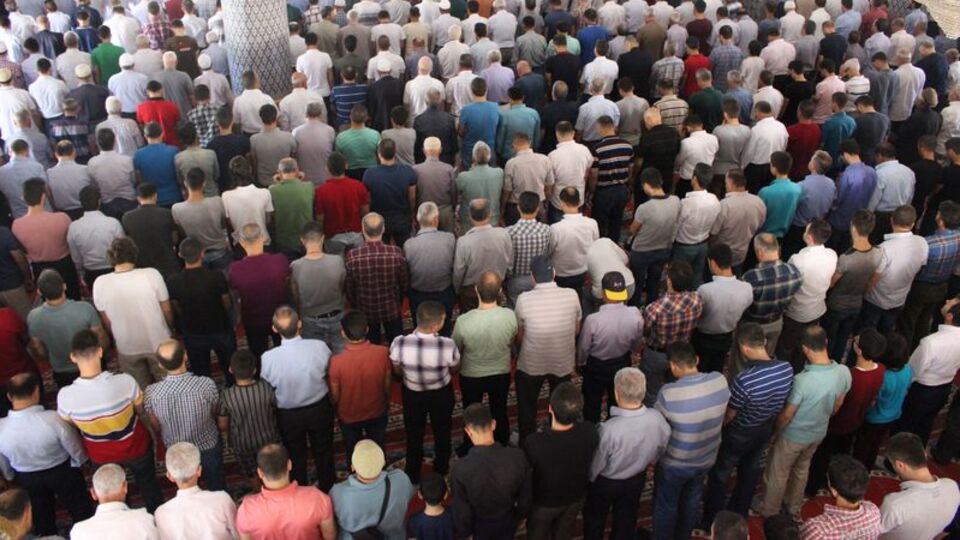 İşte il il Cuma namazı saatleri