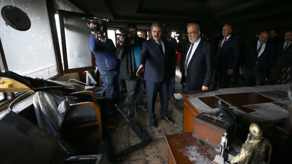 Karamollaoğlu'ndan Destici'ye geçmiş olsun ziyareti