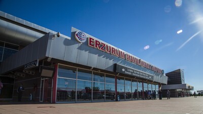 Erzurum'da hava ulaşımına sis engeli