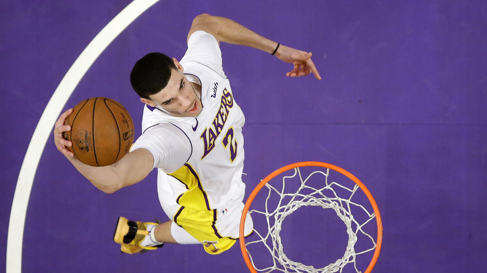 Lakers 9 maç sonra kazandı