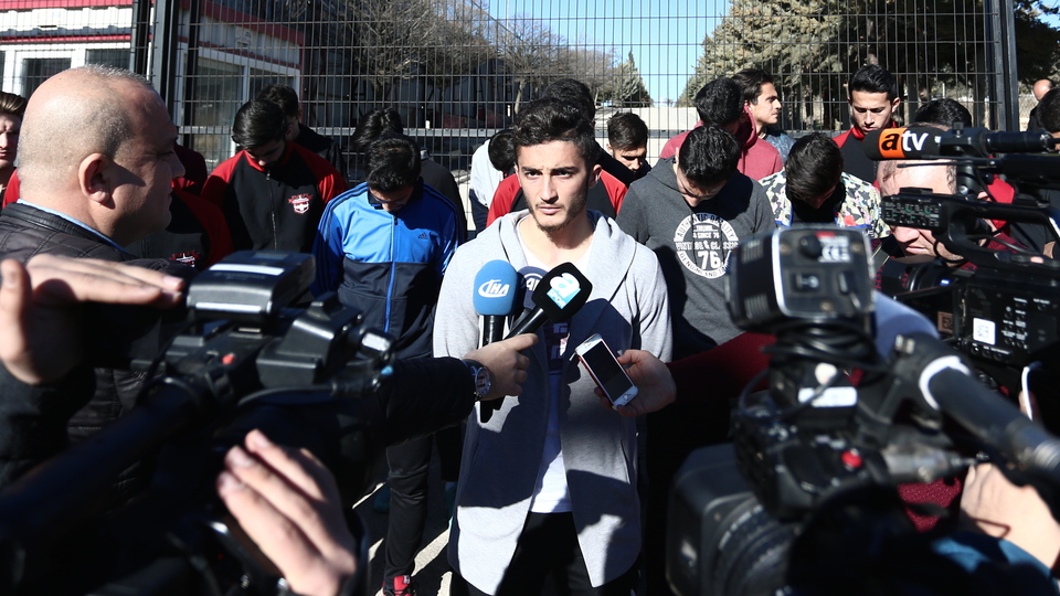 Antep'te kadro dışı kalanlara arkadaşlarından destek