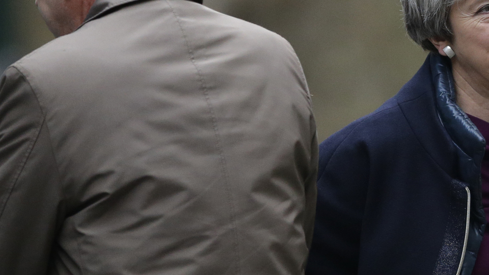 Theresa May sinyali verdi: İngiltere kabine revizyonuna gidiyor!