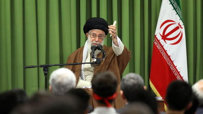 Humeyni'nin ölümünün ardından Hamaney: Görev için uygun değilim