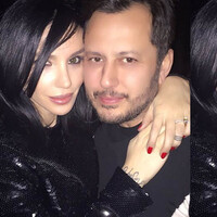 Eşinden büyük jest!