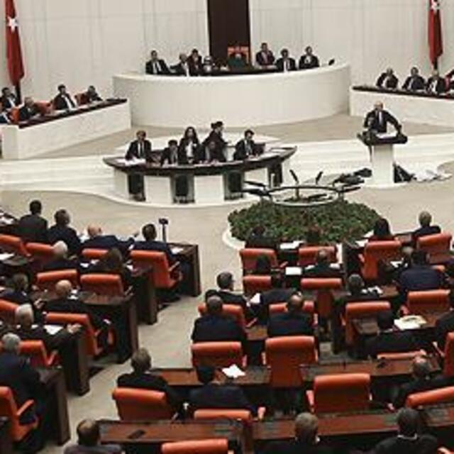 CHP Grup Başkanvekili Özgür Özel'e uyarı cezası