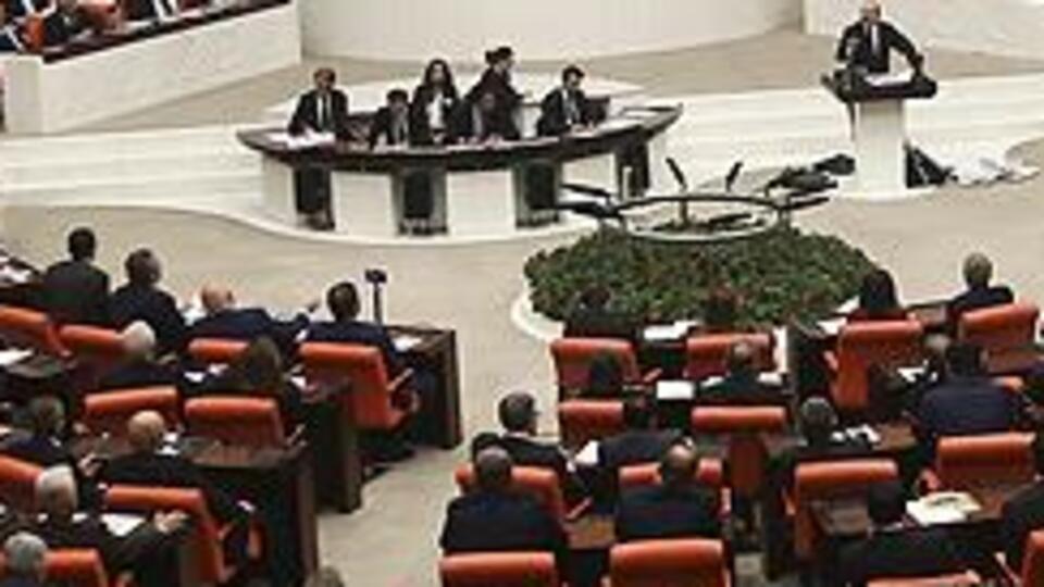 CHP Grup Başkanvekili Özgür Özel'e uyarı cezası