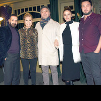 Yapımcı eşinden sürpriz kutlama