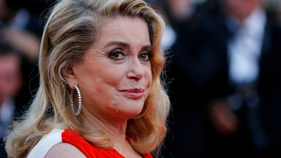 "Erkek kadına kur yapmakta özgür olmalı" demişti! Türk sanatçılardan tepki geldi!