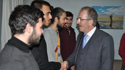 Rektörden öğrenci evine büyük jest!