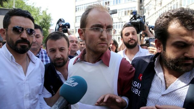 Atalay Filiz: Resimleri kendim yapıştırdım
