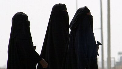 Suudi Arabistan'da kadınlar tek başına seyahat edebilecek