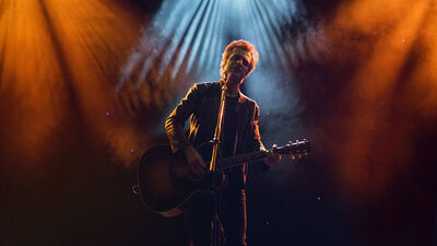 Ticari kaygısı olmayan koyu bir Teoman