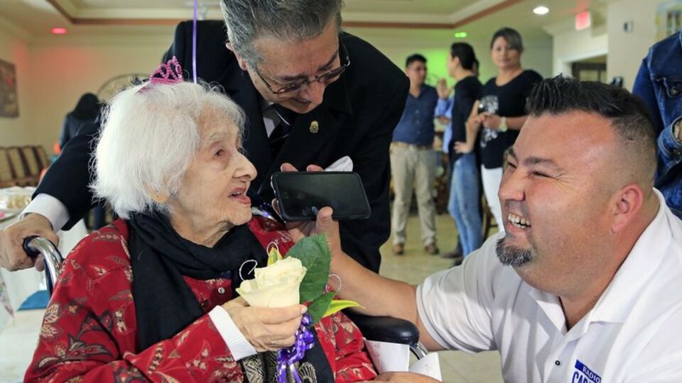 ABD'nin en yaşlı insanı doğum gününü kutladı!