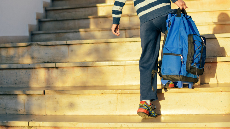 Çocuklarda bel ve sırt ağrılarına dikkat!