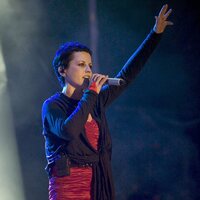 Ünlü rock grubu The Cranberries'in solisti hayatını kaybetti!