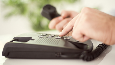 112'yi arayıp, dakikalarca böyle şarkı söyledi