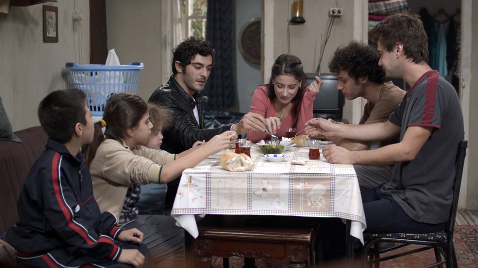 Bizim Hikaye dizi ekibini kahreden ölüm!