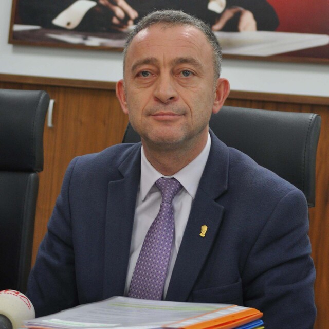 Kocasakal adaylığını bu sloganla duyurdu!