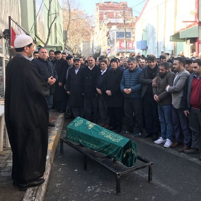 Yanlış iğne sonucu öldüğü iddia edilen 7 yaşındaki Hüseyin son yolculuğuna uğurlandı
