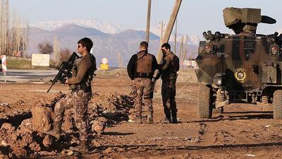 Hakkari'de bomba yüklü araç bulundu