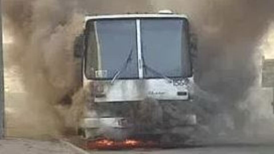 Kazakistan'da otobüs faciası: 52 kişi yanarak can verdi!