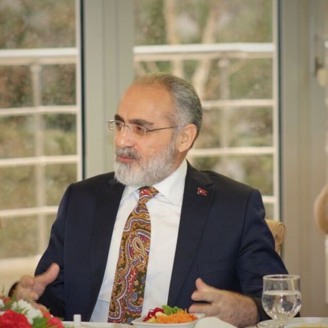 Yalçın Topçu: Ayrılık fırkasına değil birlik hırkasına ihtiyacımız var