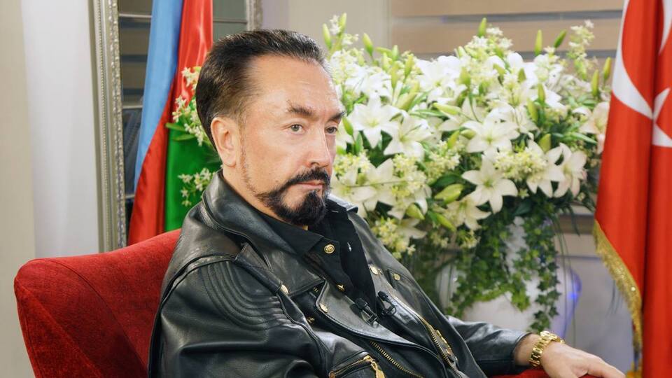Adnan Oktar'a "uzaklaştırma" kararı