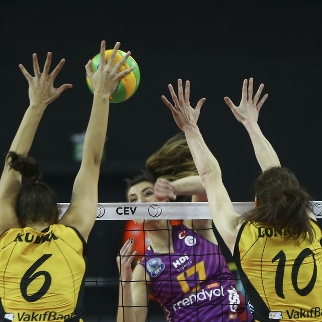 VakıfBank Galatasaray'ı devirdi