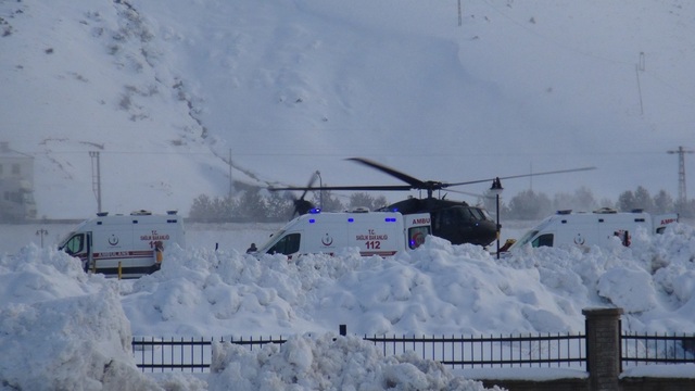 Bitlis'te askeri timin üzerine çığ düştü: 5 şehit