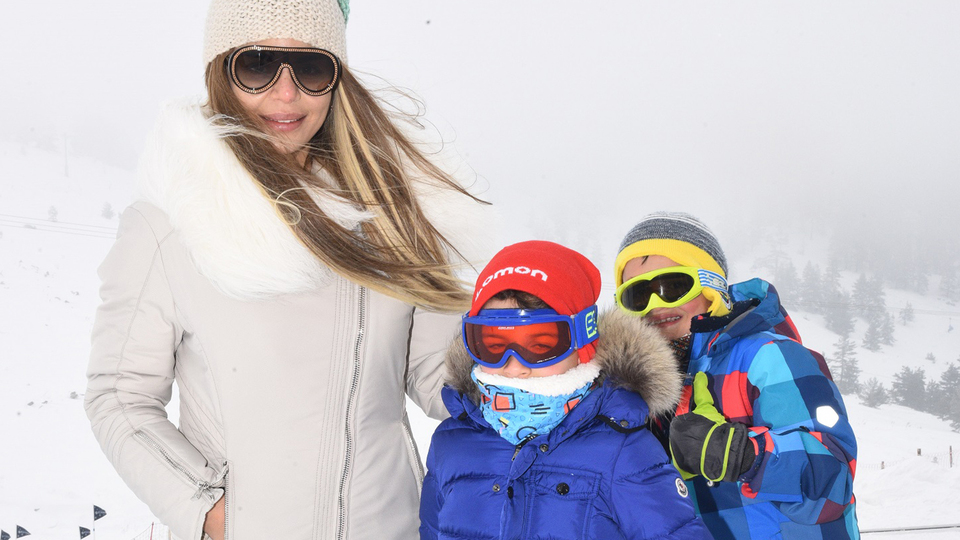 Anne oğulun kar keyfi